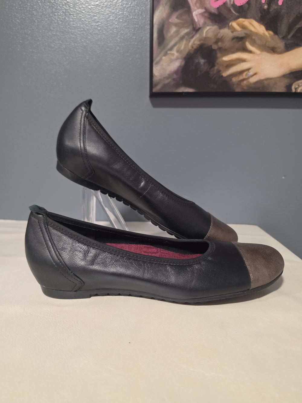 Munro Black Leather Ballet Flats with Brown Cap-Toe Women's Size 7 1/2